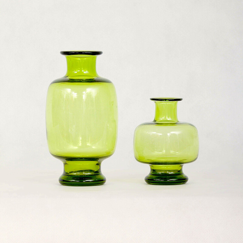 Paire de vases en verre vert par Per Lutken pour Holmegaard 1950