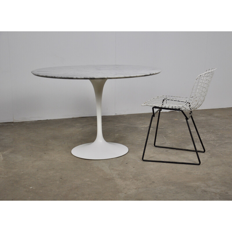 Vintage dinning table by Eero Saarinen for Knoll International 1965