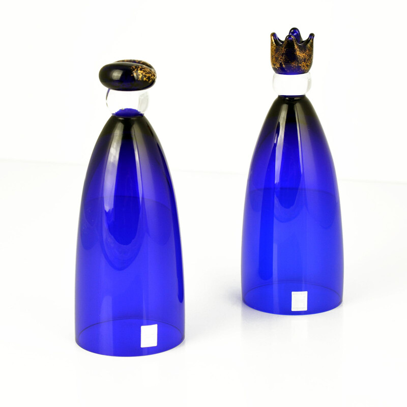 A pair of vintage glasses hand-made cobalt King & Queen, Norway 80s