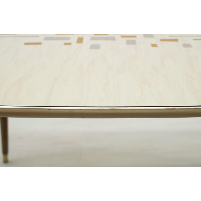 Table basse beige vintage en bois et laiton