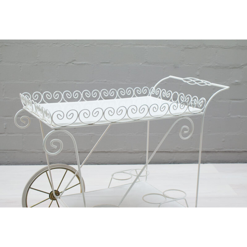 Vintage witte metalen serveerwagen