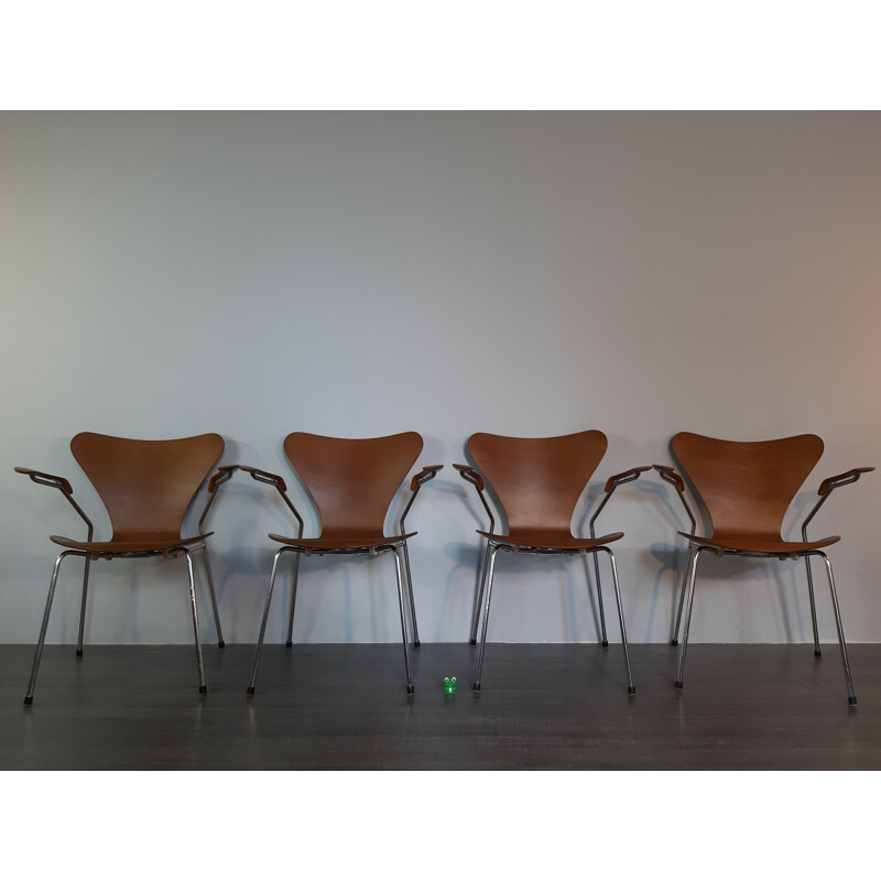 Vintage set of 4 brown chairs 3207 by Arne Jacobsen 1950s