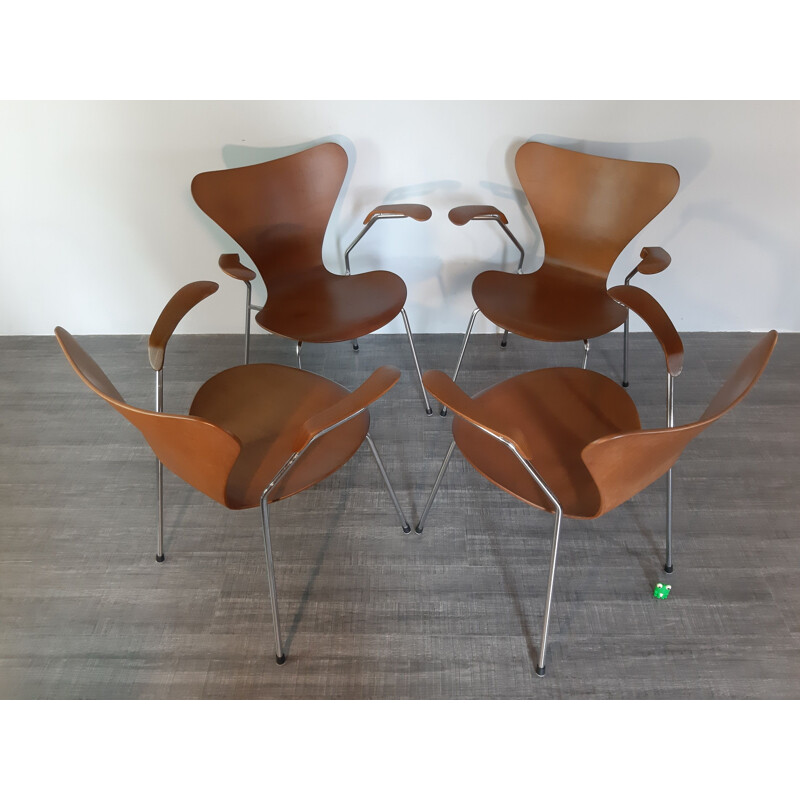 Vintage set of 4 brown chairs 3207 by Arne Jacobsen 1950s