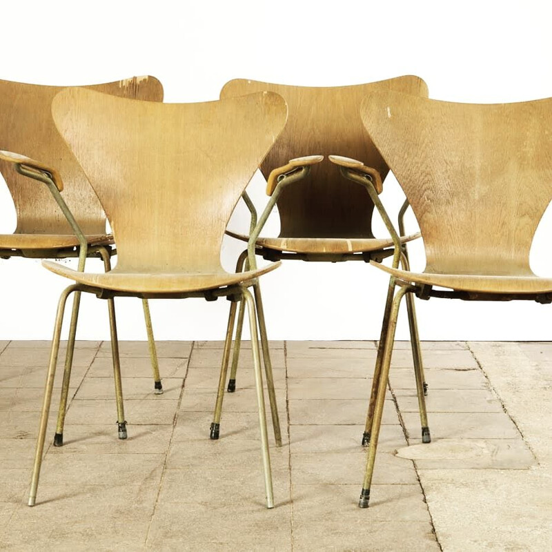 Vintage set of 4 brown chairs 3207 by Arne Jacobsen 1950s