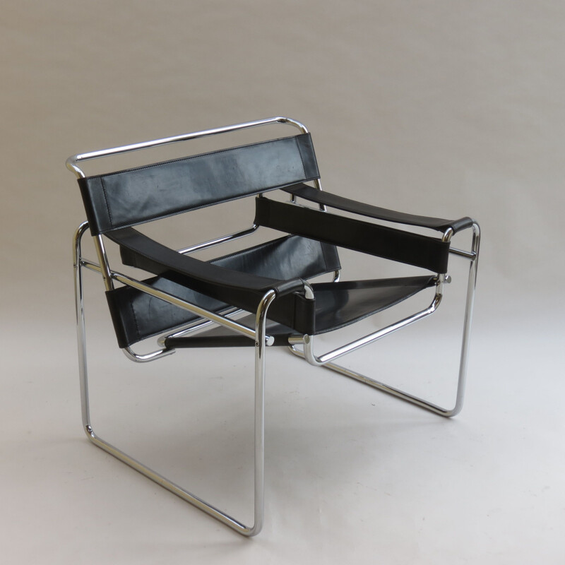 Vintage Wassily chair in leather and chrome by Marcel Breuer for Knoll, 1980