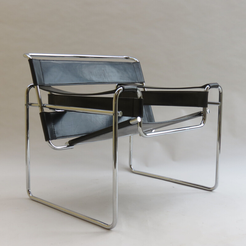 Vintage Wassily chair in leather and chrome by Marcel Breuer for Knoll, 1980