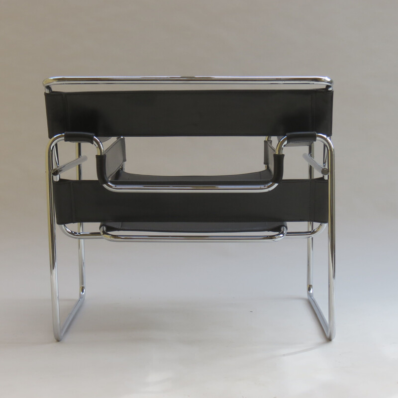 Vintage Wassily chair in leather and chrome by Marcel Breuer for Knoll, 1980