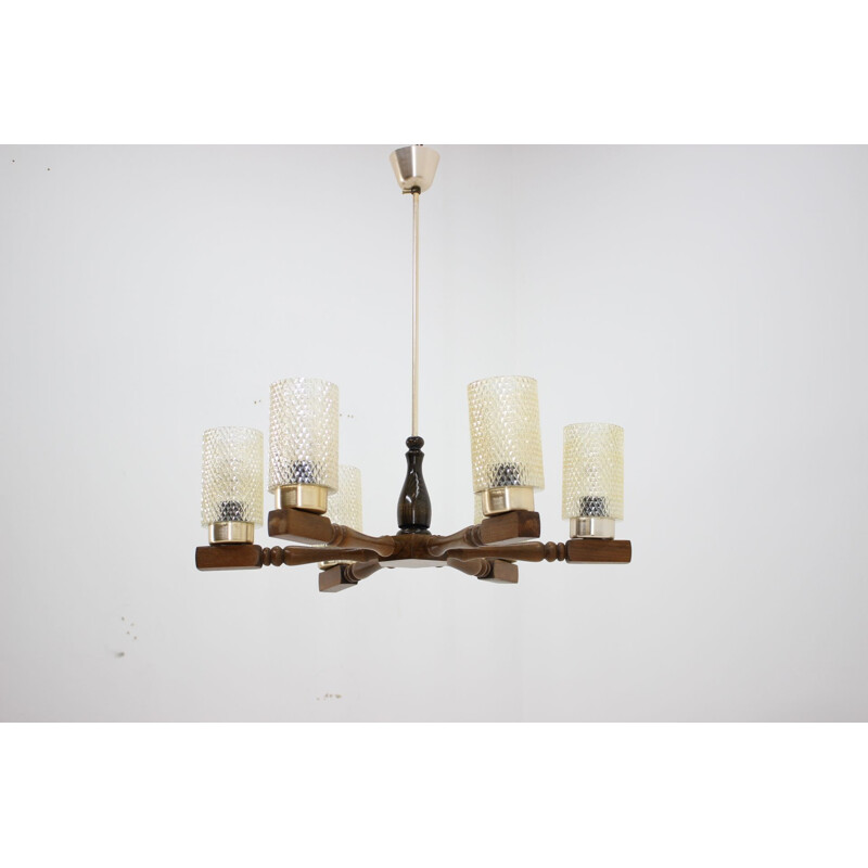 Grande lampadario vintage in legno e vetro