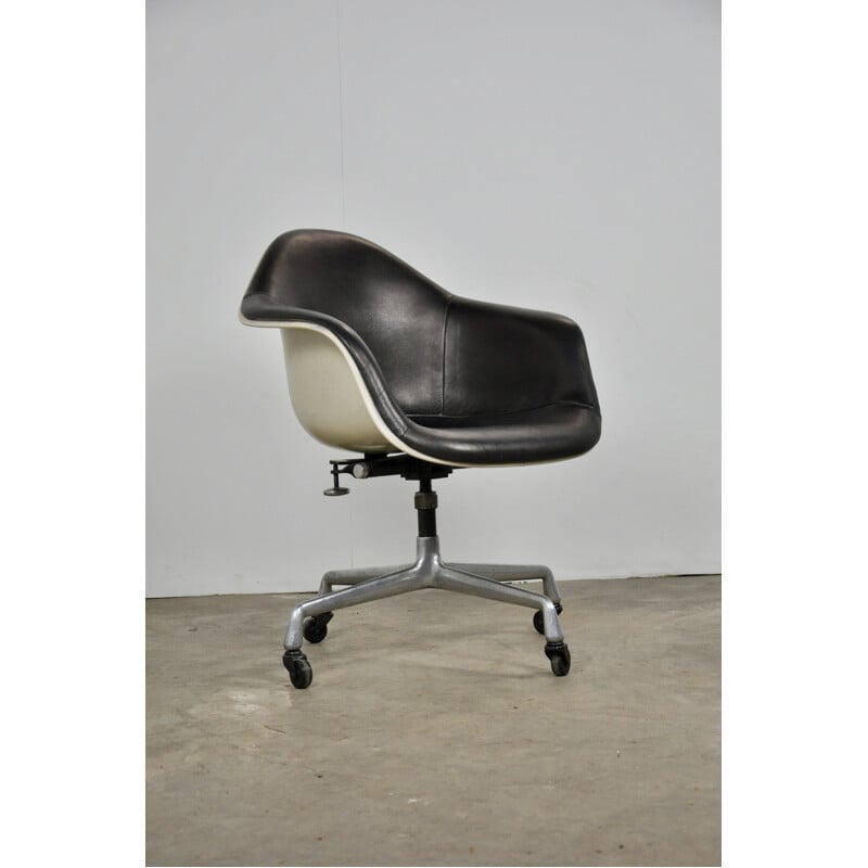 Vintage leather and fiberglass office chair by Charles Eames for Herman Miller