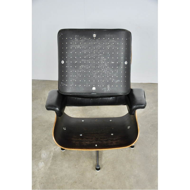 Lounge Chair by Charles & Ray Eames For Herman Miller