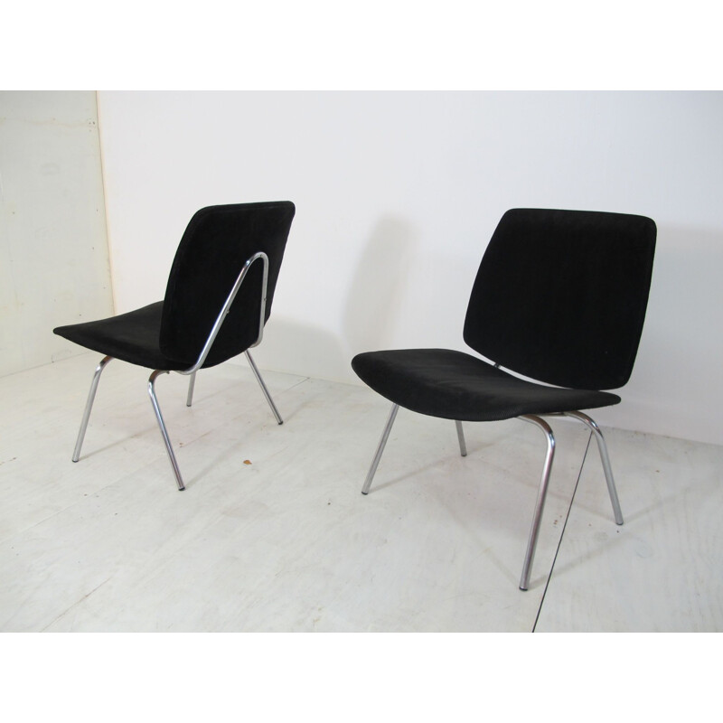 Pair of vintage black armchairs by Kho Liang Ie and Jan Ruigrok