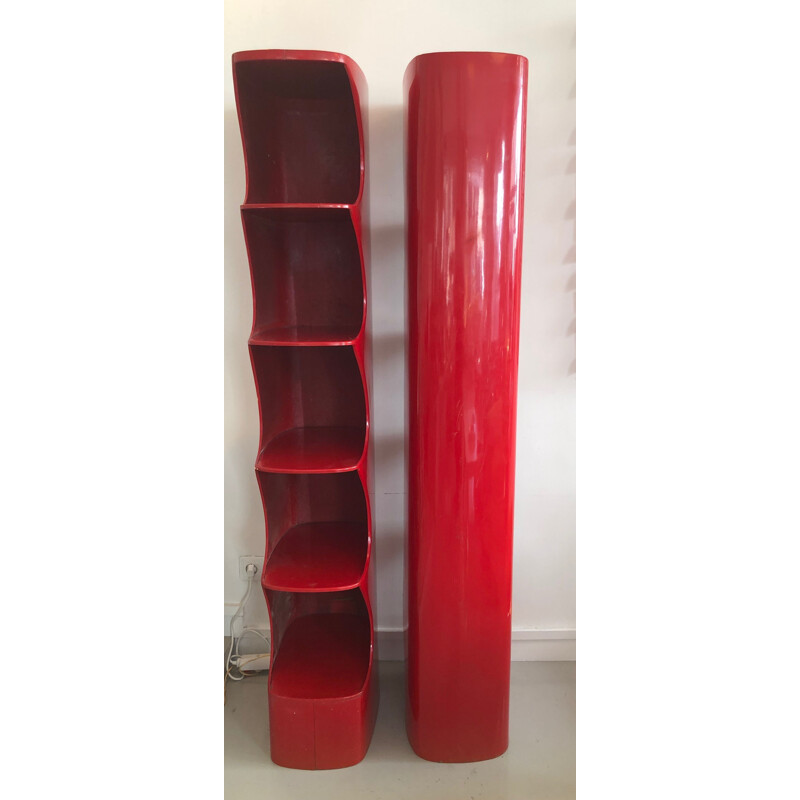 Paire de colonnes Rodier en fibre de verre rouge par Valerie Dubrocinskis