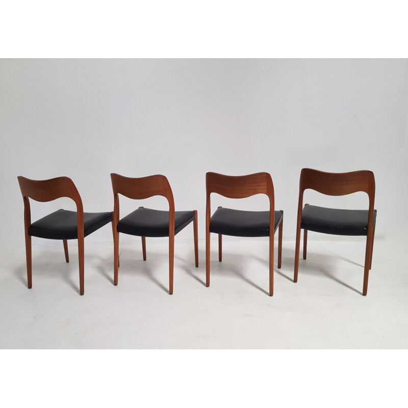 Set of 4 vintage chairs in teak model 71 Niels O. Moller