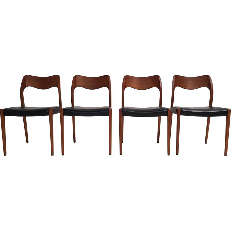 Set of 4 vintage chairs in teak model 71 Niels O. Moller