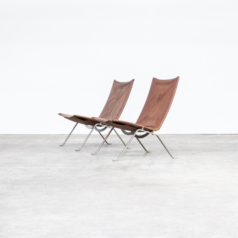 Pair of vintage PK22 low chairs by Poul Kjaerholm