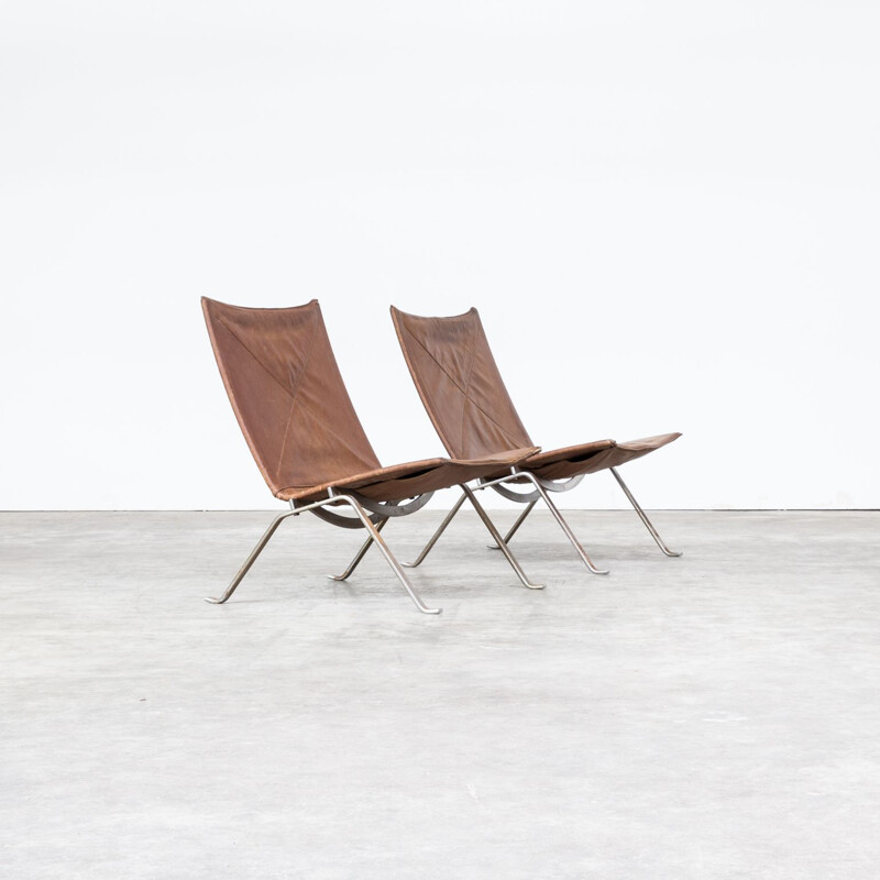 Pair of vintage PK22 low chairs by Poul Kjaerholm