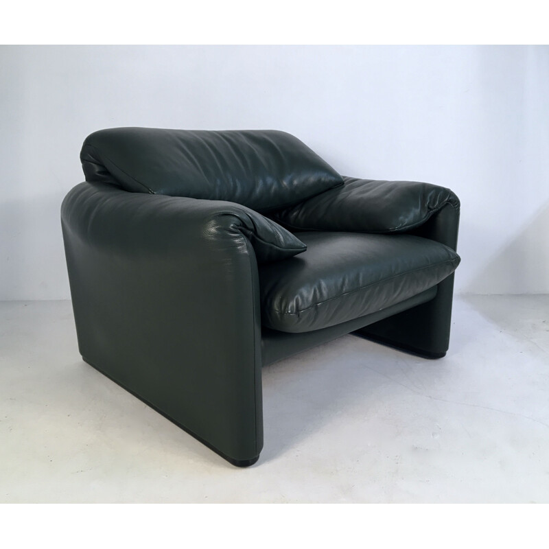 Pair of Maralunga chairs in leather by Vico Magistretti for Cassina