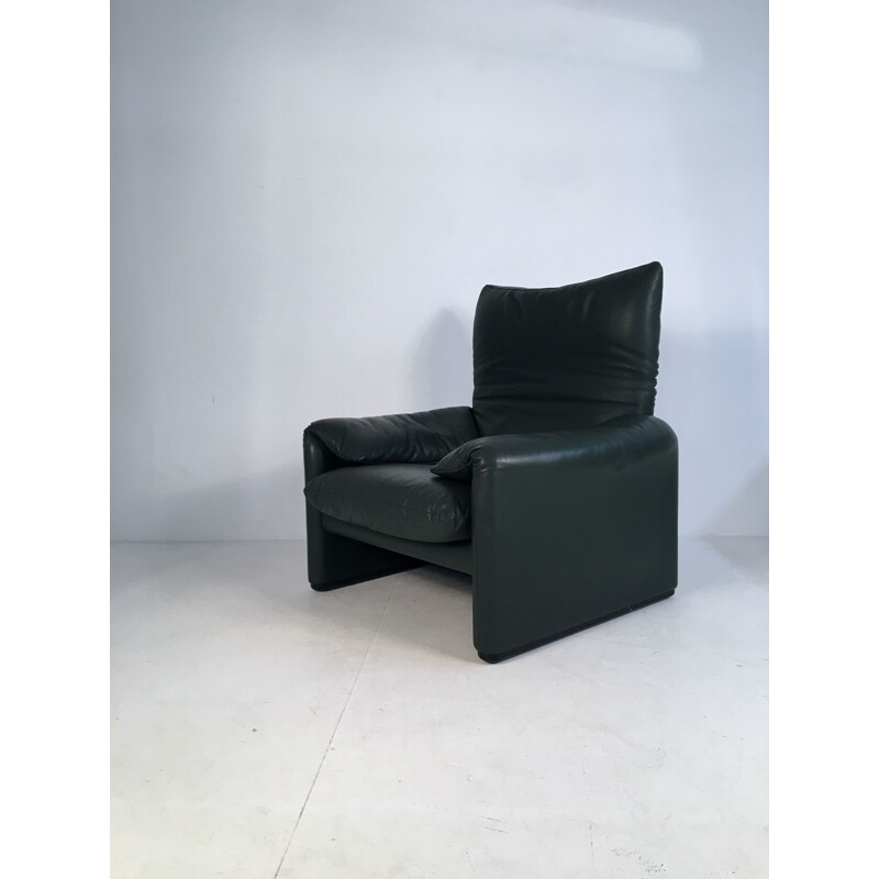 Pair of Maralunga chairs in leather by Vico Magistretti for Cassina