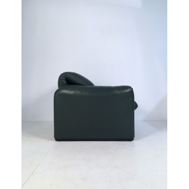 Paire de fauteuils Maralunga en cuir par Vico Magistretti pour Cassina
