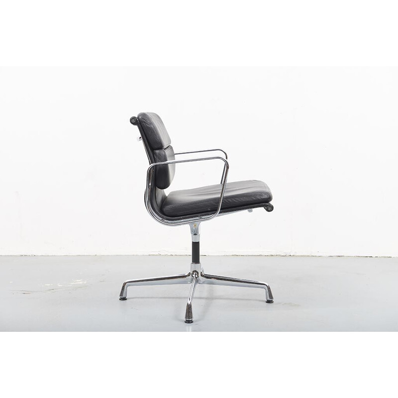 Vintage desk chair Eames Soft Pad EA208 