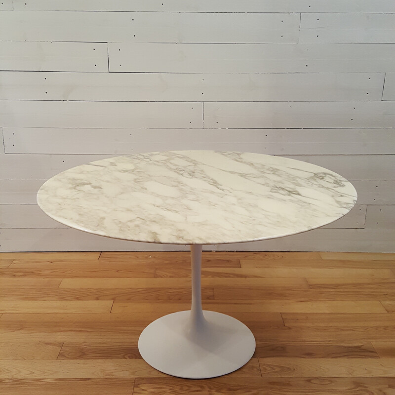 Table ronde en marbre et métal Knoll, Eero SAARINEN - 1970