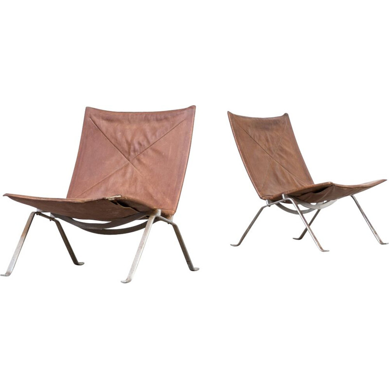 Pair of vintage PK22 low chairs by Poul Kjaerholm