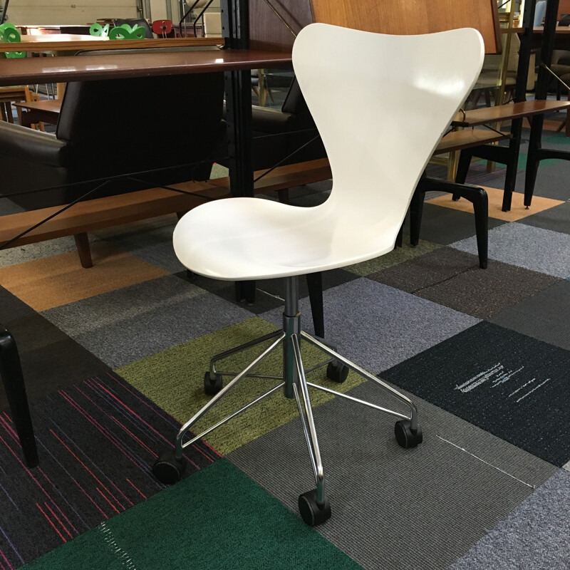 Fritz Hansen swivel chair, Arne JACOBSEN - 1980s