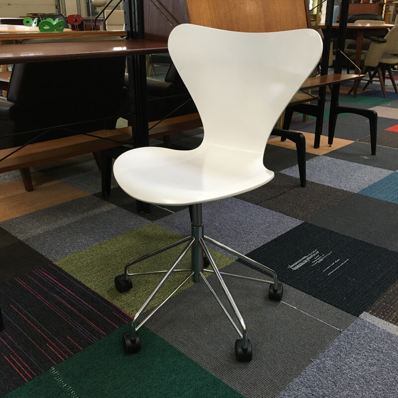 Fritz Hansen swivel chair, Arne JACOBSEN - 1980s