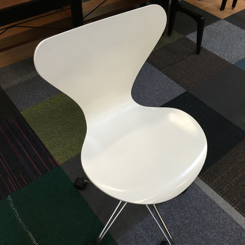 Fritz Hansen swivel chair, Arne JACOBSEN - 1980s