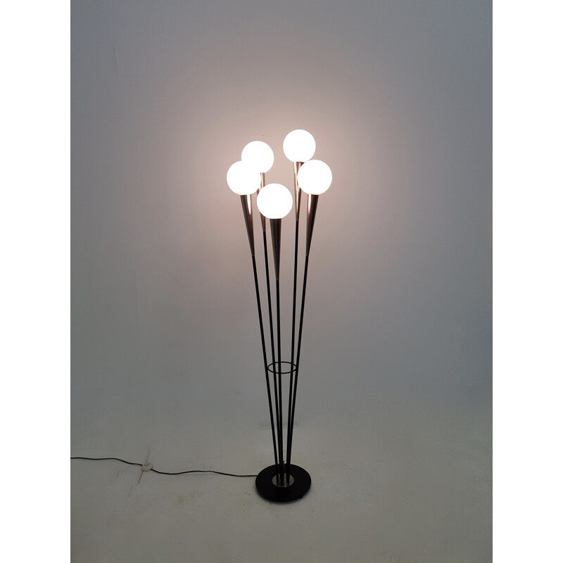 Lampadaire vintage en opaline et laiton par Maison Arlus