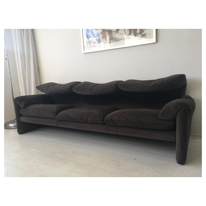 Vintage sofa model Maralunga for Cassina in grey fabric 1970s