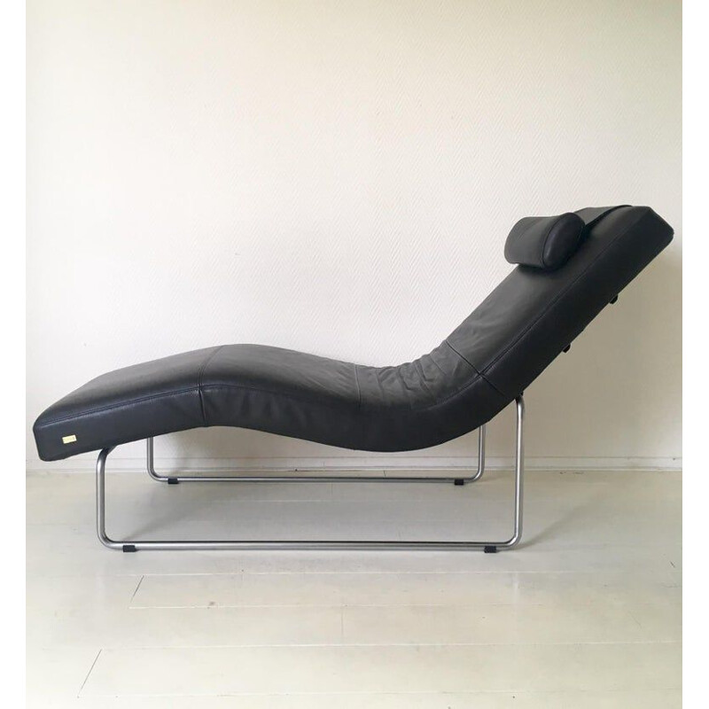 Vintage lounge chair by Rolf Benz in black leather and metal 1980s