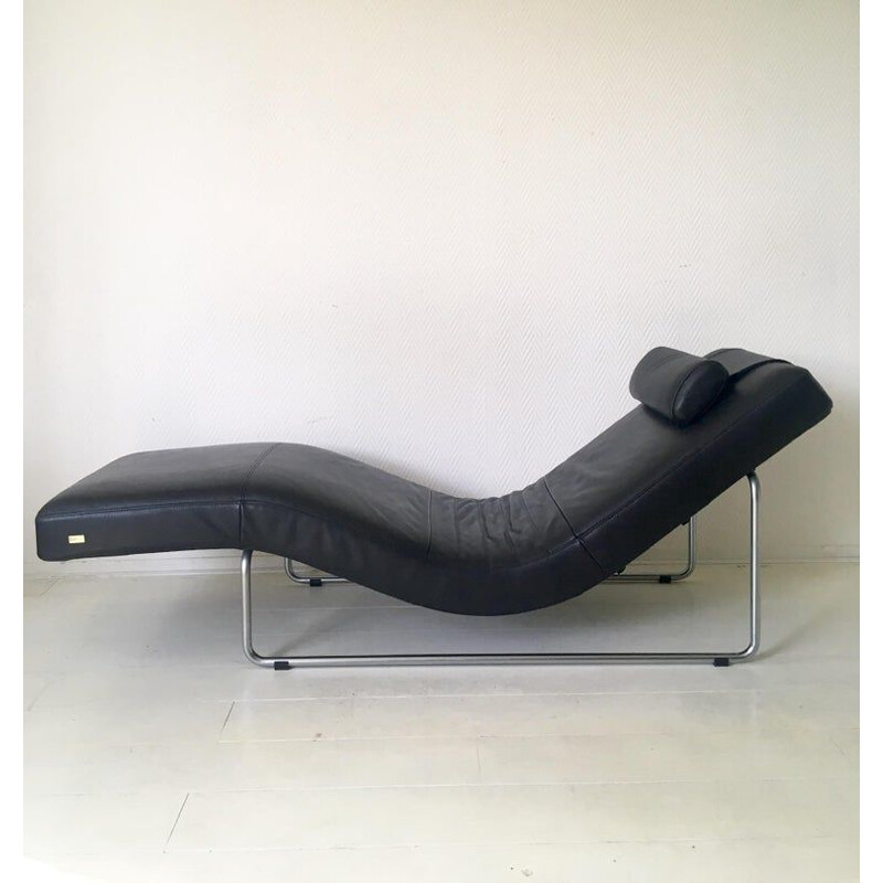 Vintage lounge chair by Rolf Benz in black leather and metal 1980s