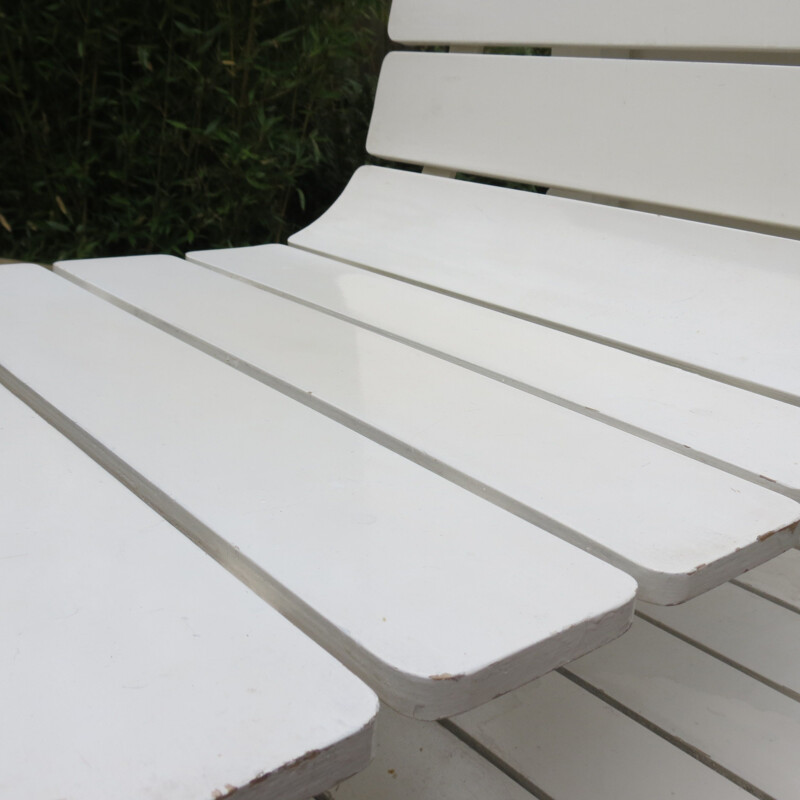 Loop garden chair in white metal