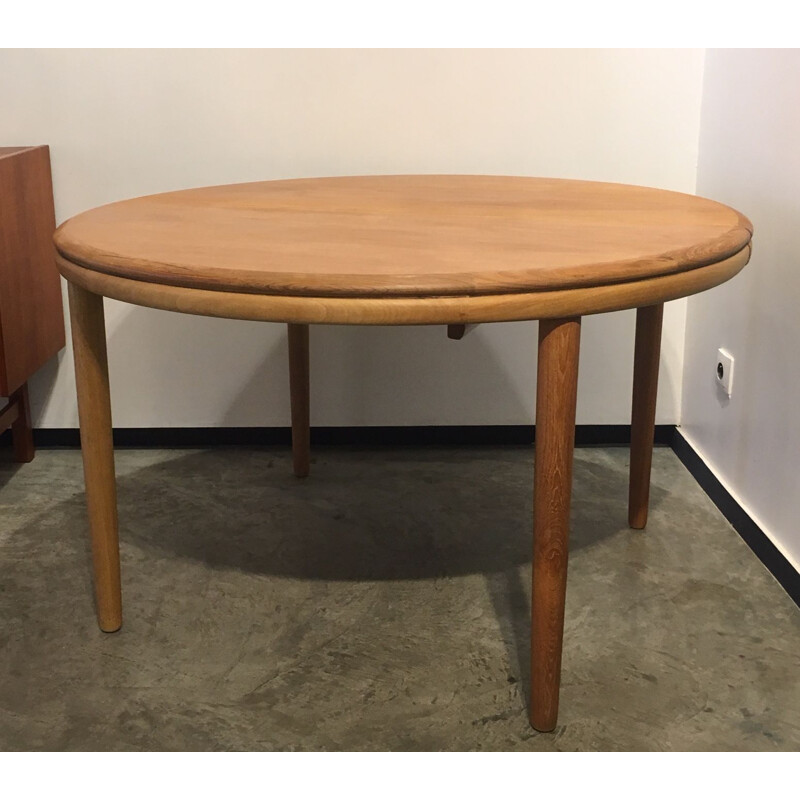 Vintage scandinavian round table with leaf extension in teakwood 1960