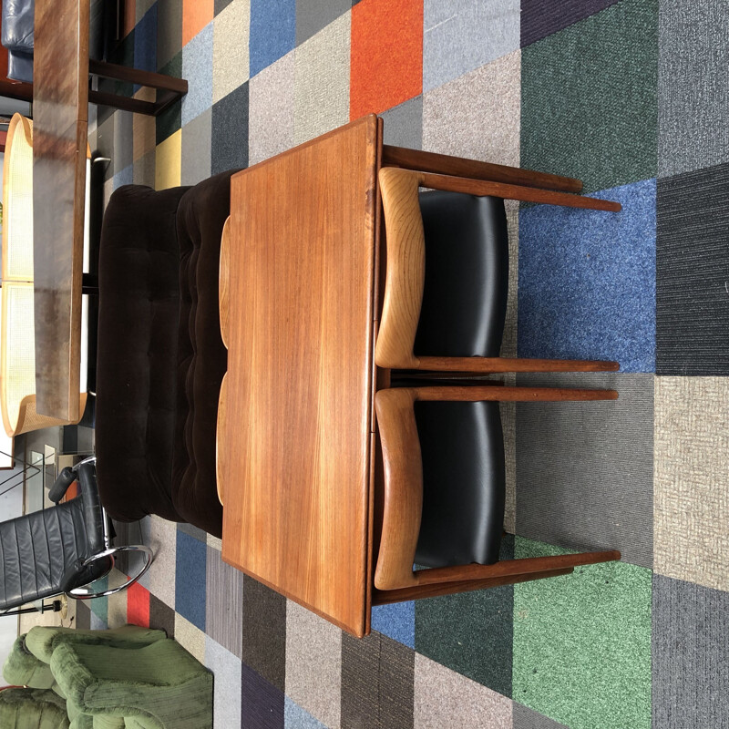 Ensemble à repas vintage avec chaises modèle 75 pour Møller en teck et simili cuir 1950