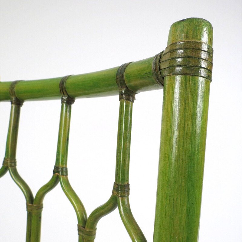 Suite de 5 chaises vintage en bambou avec des détails en cuir 1970