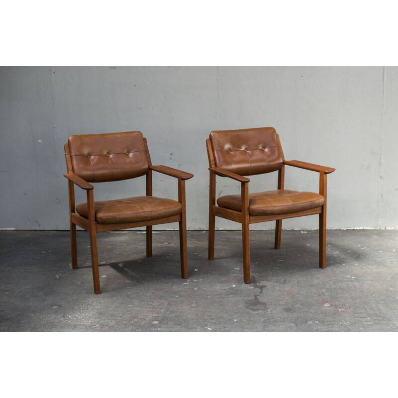 Pair of vintage chairs model 426 by arne vodder 
