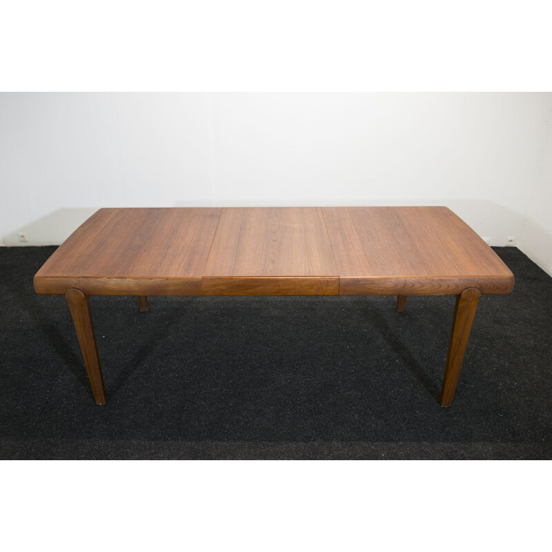 Scandinavian vintage teak table, Edvin A Johansonn for Vamo Sonderborg