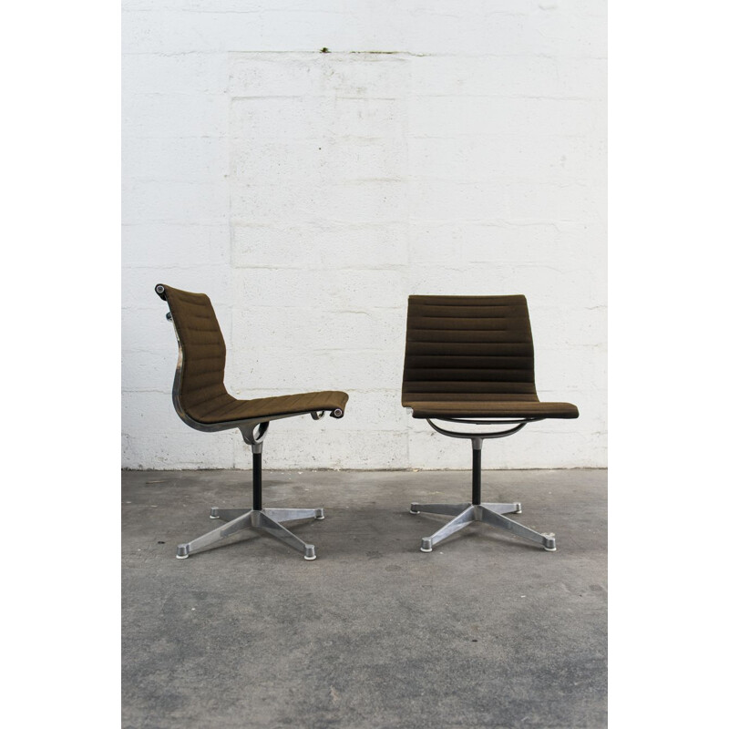 Vintage chairs EA 105, Charles and Ray Eames