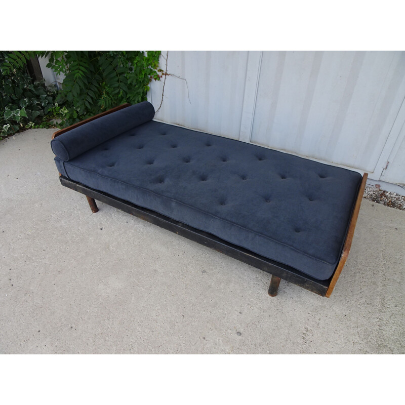 Vintage daybed by Jean Prouvé, model SCAL 452