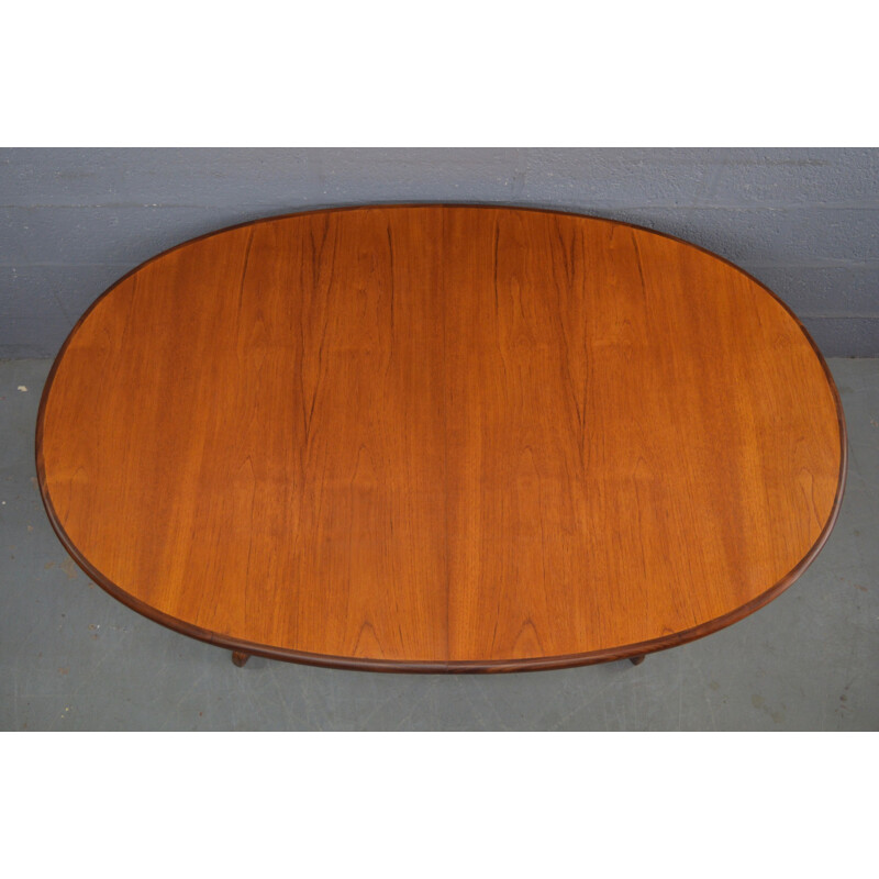 Table ovale vintage en teck par G-Plan