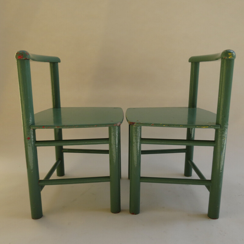 Pair of Scandinavian child chairs in green pine