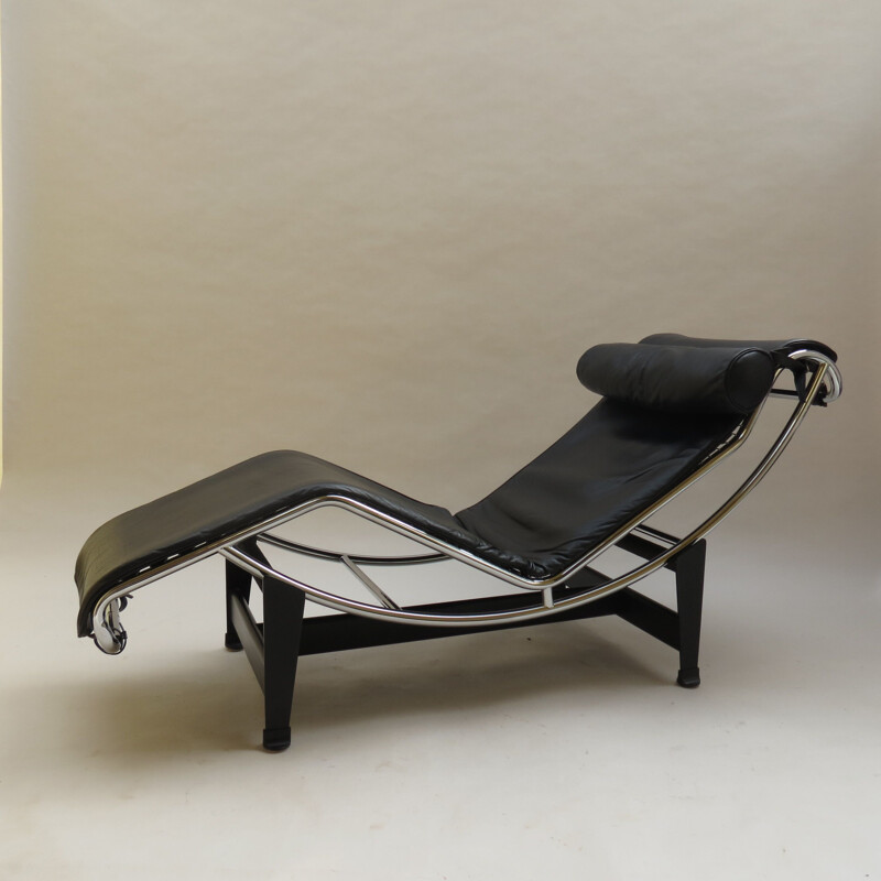 Chaise longue vintage LC4 pour Cassina en cuir noir années 1970