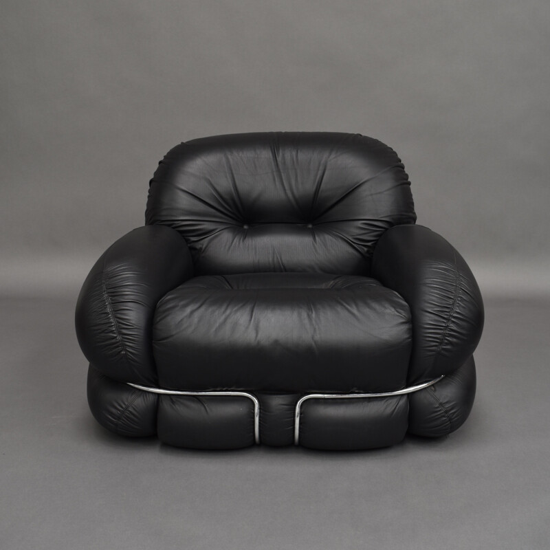 Vintage lounge chair in black leather by Adriano Piazzesi, Italy 1970s