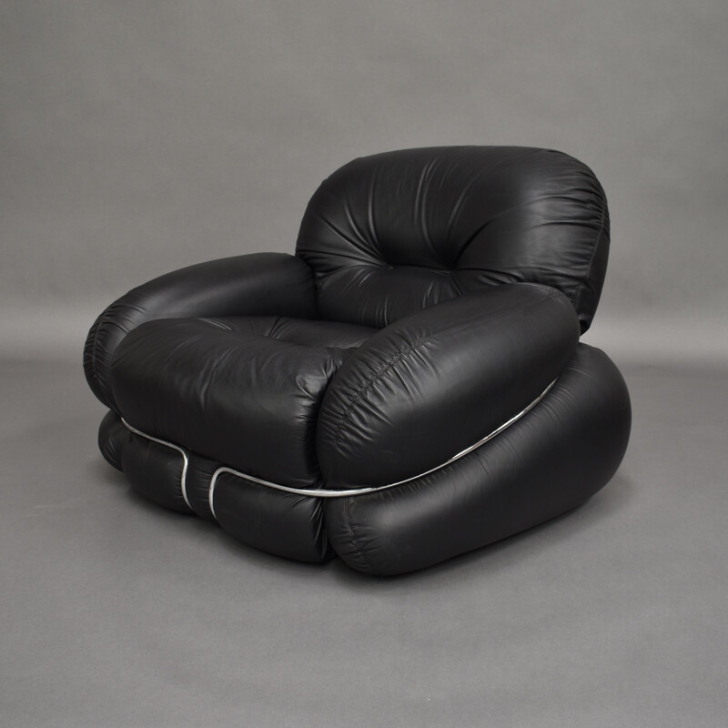 Vintage lounge chair in black leather by Adriano Piazzesi, Italy 1970s