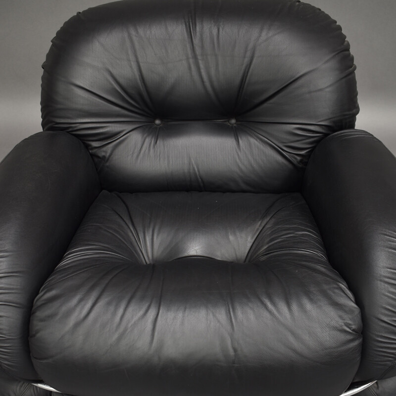 Vintage lounge chair in black leather by Adriano Piazzesi, Italy 1970s
