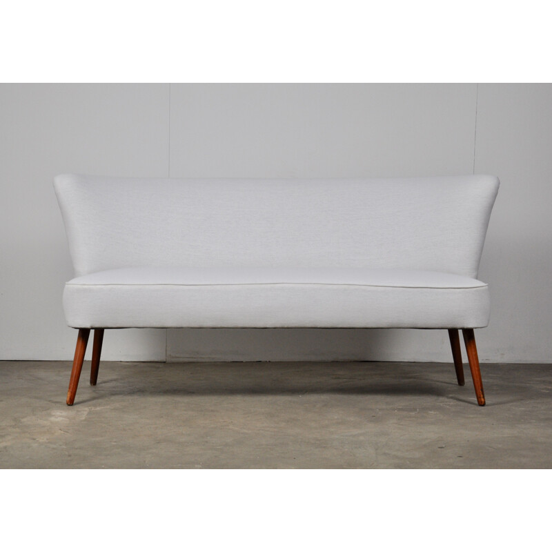 German vintage bench in white fabric and wood 1960