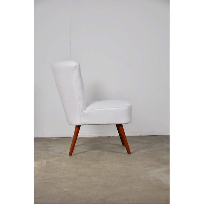 German vintage cocktail armchair in white fabric and wood 1960