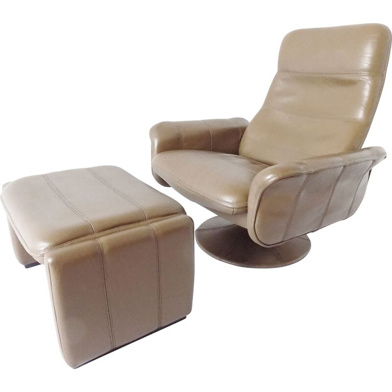 Fauteuil vintage Tulipe DS 50 par De Sede avec repose-pieds en cuir maron 1970